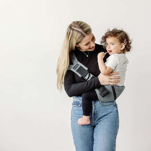 Rouu Baby II Lux Graphite wipeable hip carrier, front view